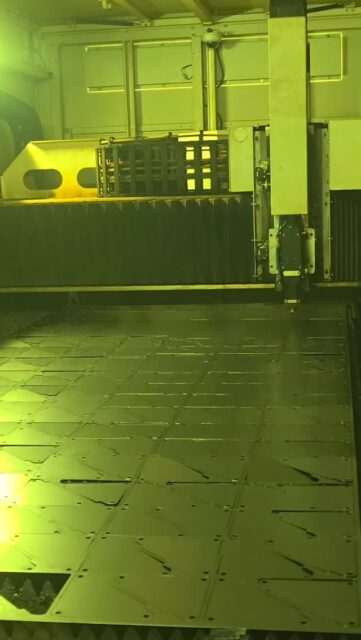Making quick work of 246 parts per sheet!
#fabrication #lasercutting #fiberlaser